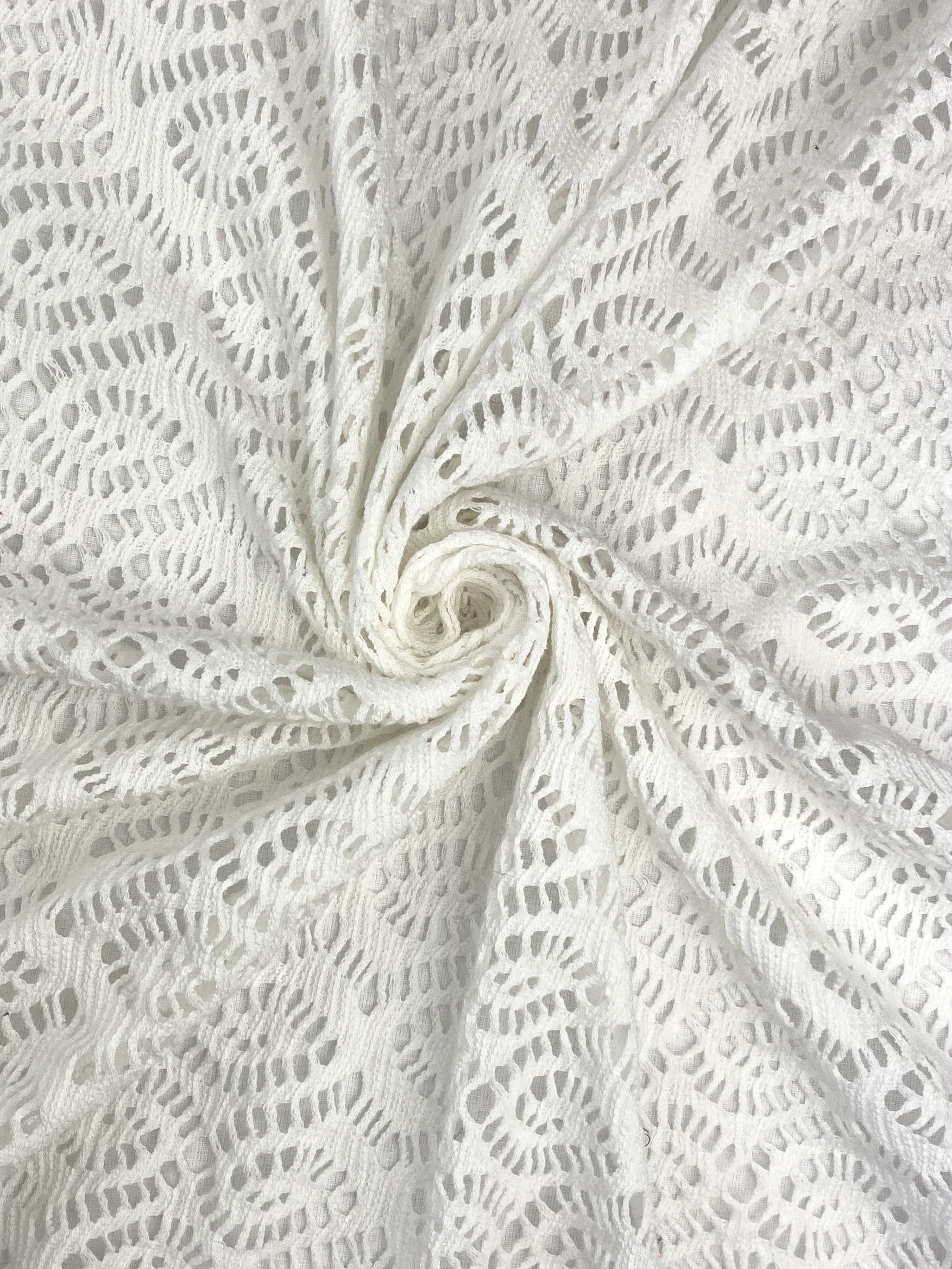 Fashion Wholesale Polyester White T/C Lace Fabric for Decoration